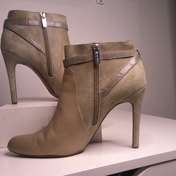 Coach - Shoes- URSA boots  - Beige stiletto ankle booties - Women 10 - Picture 3 of 9
